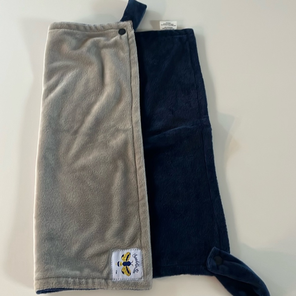 Swaddlebee loviebee grey/navy security blanket